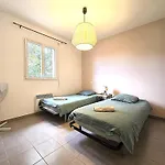 Prázdninový dům Le Clos Andree - Charmante Maison 8 Personnes - 5 Lits - Climatisation Reversible Rdc - Parking 3 Vehicules - Garage - Zone Nord - Terrasse Et Jardin *
