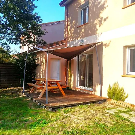 Le Clos Andree - Charmante Maison 8 Personnes - 5 Lits - Climatisation Reversible Rdc - Parking 3 Vehicules - Garage - Zone Nord - Terrasse Et Jardin مونْتوبا