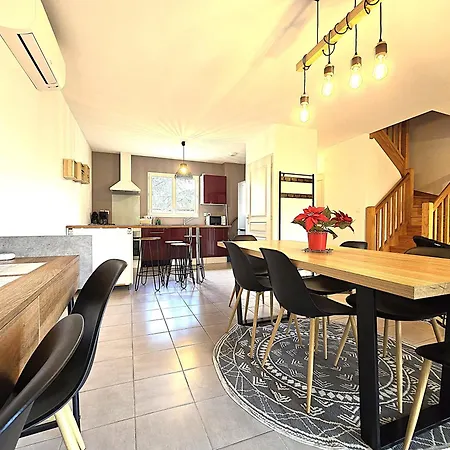 Le Clos Andree - Charmante Maison 8 Personnes - 5 Lits - Climatisation Reversible - Parking 3 Vehicules - Garage - Zone Nord - Terrasse Et Jardin *