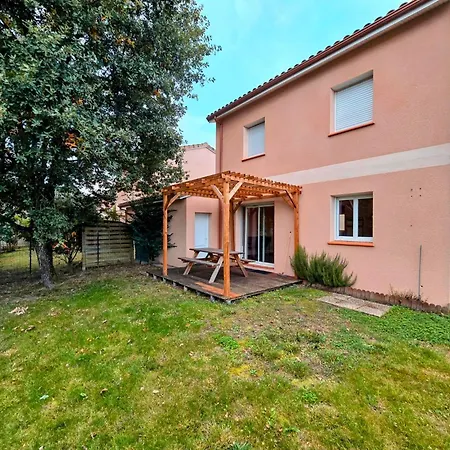 Le Clos Andree - Charmante Maison 8 Personnes - 5 Lits - Climatisation Reversible Rdc - Parking 3 Vehicules - Garage - Zone Nord - Terrasse Et Jardin بيت للعطل مونْتوبا