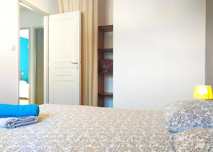 Le Clos Andree - Charmante Maison 8 Personnes - 5 Lits - Climatisation Reversible Rdc - Parking 3 Vehicules - Garage - Zone Nord - Terrasse Et Jardin Casa de Férias Montauban