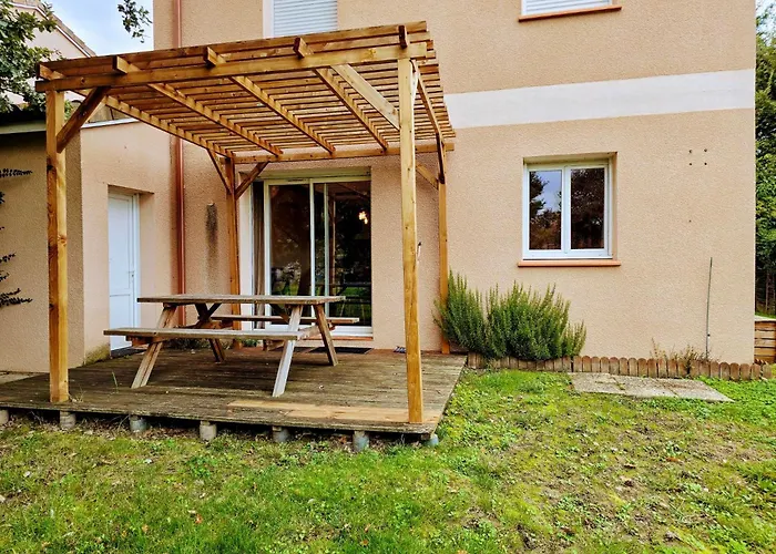 Le Clos Andree - Charmante Maison 8 Personnes - 5 Lits - Climatisation Reversible Rdc - Parking 3 Vehicules - Garage - Zone Nord - Terrasse Et Jardin Casa de Férias *