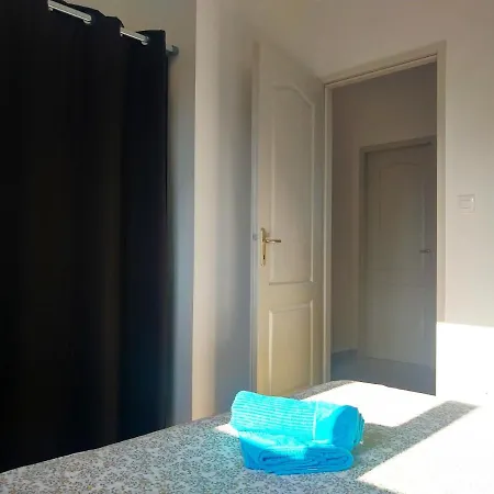 Le Clos Andrée - Charmante Maison 8 Personnes - 5 Lits - Climatisation Réversible Rdc - Parking 3 Véhicules - Garage - Zone Nord - Terrasse Et Jardin