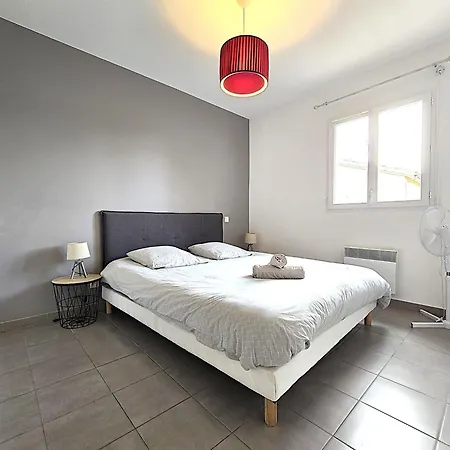 Дом отдыха Le Clos Andree - Charmante Maison 8 Personnes - 5 Lits - Climatisation Reversible Rdc - Parking 3 Vehicules - Garage - Zone Nord - Terrasse Et Jardin