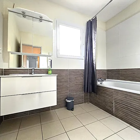 Дом отдыха Le Clos Andree - Charmante Maison 8 Personnes - 5 Lits - Climatisation Reversible Rdc - Parking 3 Vehicules - Garage - Zone Nord - Terrasse Et Jardin Монтобан