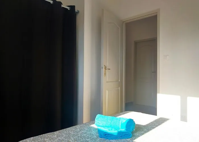 Le Clos Andree - Charmante Maison 8 Personnes - 5 Lits - Climatisation Reversible Rdc - Parking 3 Vehicules - Garage - Zone Nord - Terrasse Et Jardin